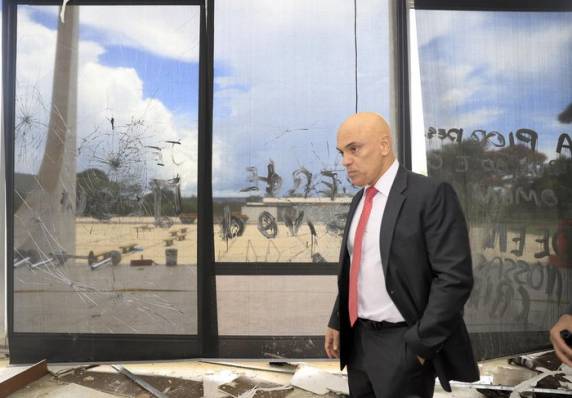 O Supremo Tribunal Federal concluiu nesta sexta-feira a análise da situação dos detidos pelo vandalismo nos três poderes; 464 suspeitos obtiveram liberdade provisória