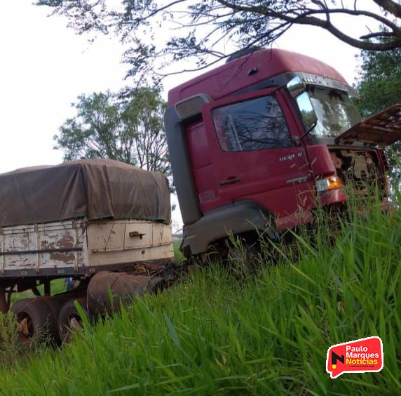 Veículo capota após colisão contra carreta na RS-342 em Independência - foto 5