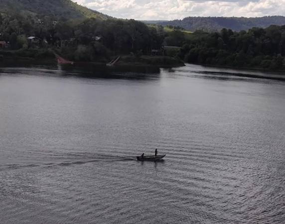 Antônio Sérgio Meller, 57 anos, percebeu o acidente e pegou seu barco para ir socorrer as vítimas