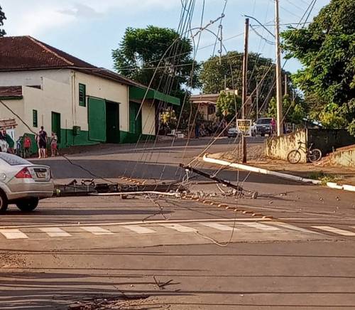 Acidente ocorreu na Rua 15 de novembro