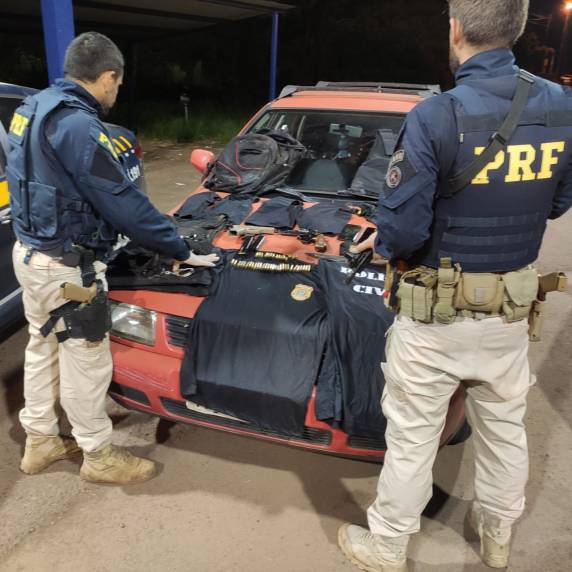 Os assaltantes tinham materiais e uniformes similares ao da Polícia Civil e da Polícia Federal