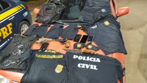 PRF prende criminosos que planejavam assaltar joalheria vestidos como policiais - foto 2