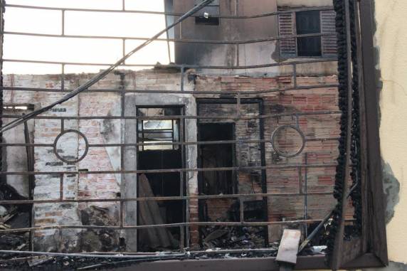 Duas pessoas morrem em incêndio em casa na Zona Leste - foto 5
