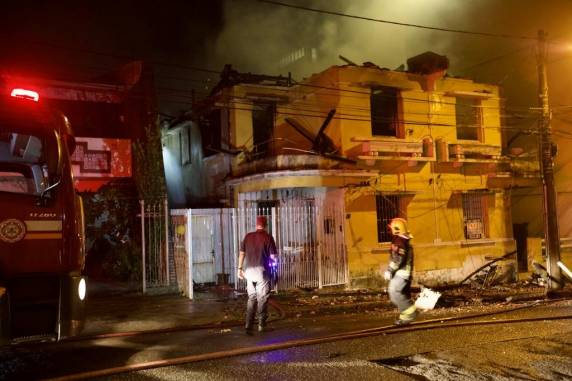 Na semana em que completa dez anos da tragédia, incêndio atinge casa na região da Boate Kiss - foto 2