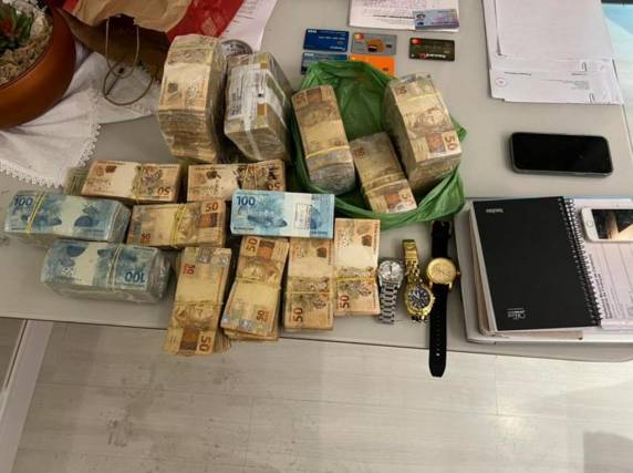 Cem agentes cumpriram 18 mandados de prisão preventiva e 31 mandados de busca e apreensão nos estados do Rio de Janeiro, São Paulo e Santa Catarina