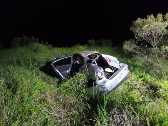 Saída de pista com capotamento na RS-324 em Pontão - foto 2