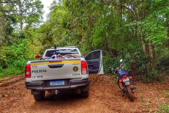 Caso aconteceu na madrugada desta segunda-feira, na localidade de linha Olavo Bilac, onde a comunidade vinha sendo alvo constante de furtos; três criminosos foram presos