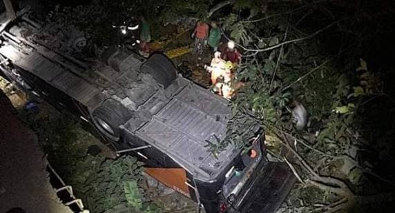 Acidente foi registrado na madrugada desta segunda-feira (30), perto da cidade de Além Paraíba, no interior de Minas Gerais.