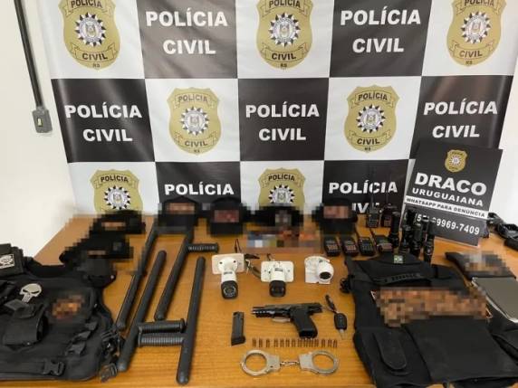Suspeito monitorava rotina de morador e familiares e exigia dinheiro para que nenhuma represália fosse praticada.