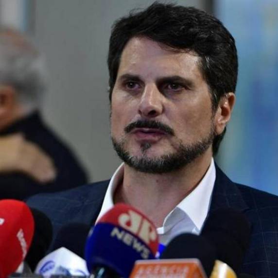 Senador afirmou na sexta-feira que falou em renúncia ao cargo apenas para chamar atenção e que vai pedir que Moraes deixe relatoria de inquérito sobre atos antidemocráticos no STF