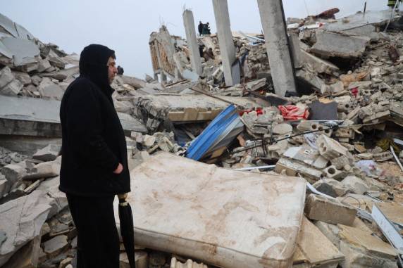 Terremoto provoca morte de mais de 500 pessoas na Turquia e na Síria - foto 2