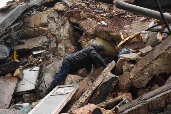 Terremoto provoca morte de mais de 500 pessoas na Turquia e na Síria - foto 10