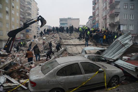 Terremoto provoca morte de mais de 500 pessoas na Turquia e na Síria - foto 4