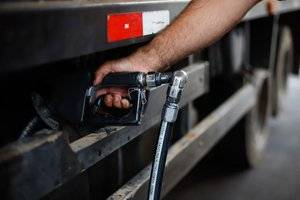 Nas refinarias, a Petrobras reduzirá o preço em R$ 0,40