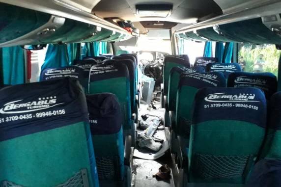 Acidente entre caminhão e ônibus deixa uma mulher morta e 17 feridos no Vale do Taquari - foto 3
