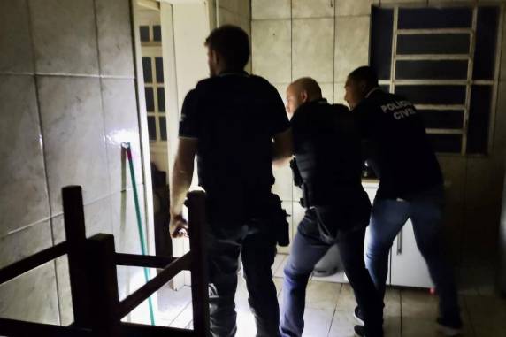 Polícia Civil cumpriu 10 mandados de busca e apreensão e prendeu oito pessoas