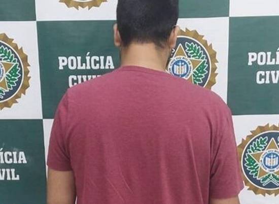 Pai foi preso durante o enterro da menina