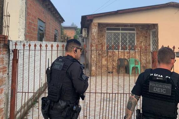 Polícia prendeu dois suspeitos em dezembro e agora age contra pessoas que atuariam na lavagem do dinheiro obtido por meio de extorsão