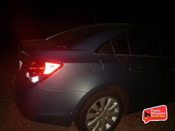Jovens ficam feridos após capotagem de veículo na Área Industrial 4, em Três de Maio - foto 5
