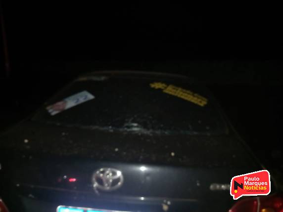 Jovens ficam feridos após capotagem de veículo na Área Industrial 4, em Três de Maio - foto 6