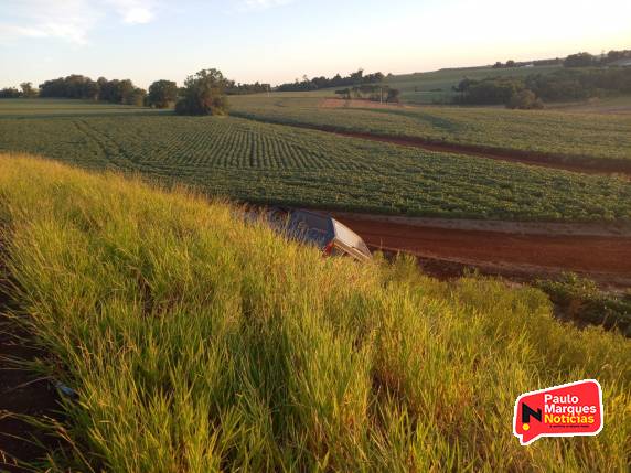 Veículo é abandoando após saída de pista no trevo de Bela Vista, Três de Maio - foto 6