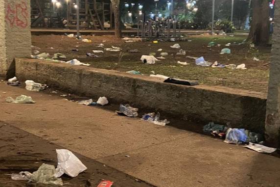 Garrafas teriam sido lançadas contra policiais militares