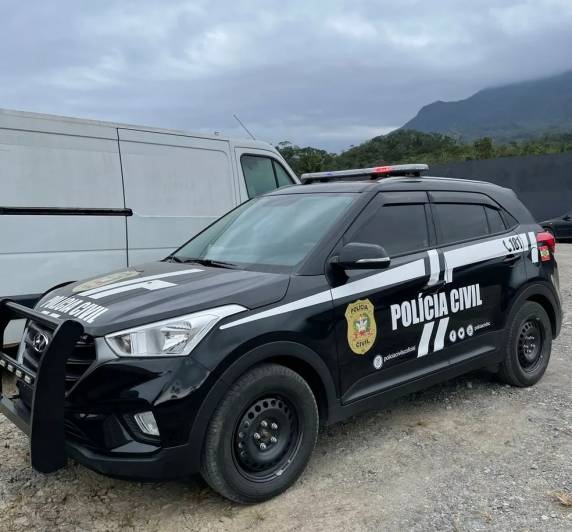 Segundo a Polícia Civil, ele é suspeito de abusar sexualmente de outra afilhada da mesma idade. Suspeito foi casado por 22 anos com uma tia das meninas.