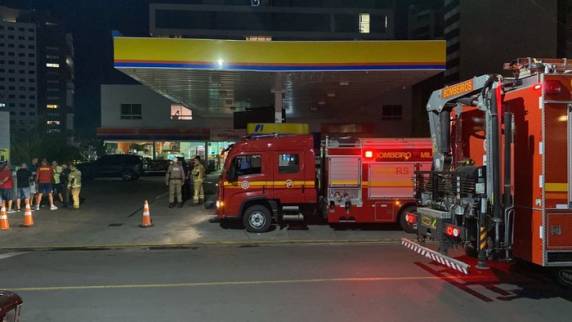 Bombeiros foram acionados após relatos de cheiro forte na Rua Júlio de Castilhos