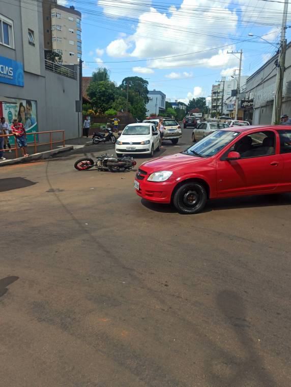 Motociclista sofre fratura após colisão no centro de Três Passos - foto 3