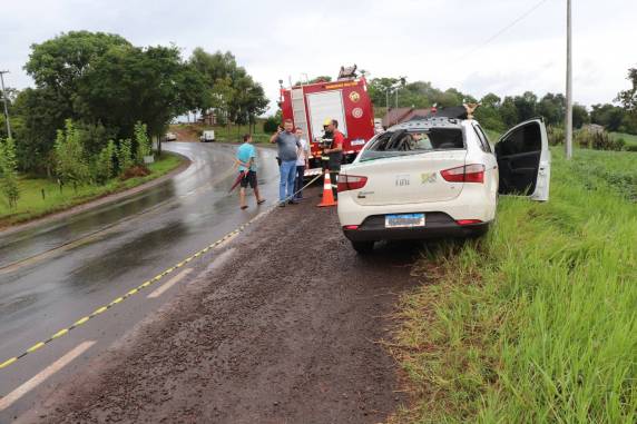 Motorista de 42 anos morre após colisão entre caminhão e automóvel na RSC-472, em Três Passos - foto 3