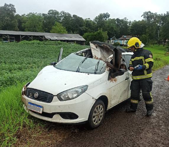 Colisão aconteceu por volta das 15h desta sexta-feira (03), em trecho da rodovia entre Três Passos e Tenente Portela