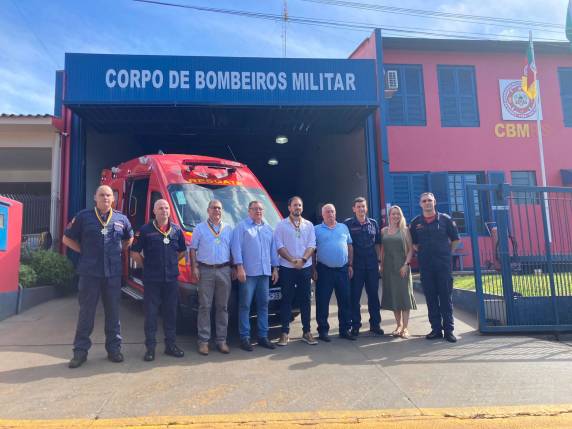 Solenidade alusiva à entrega da viatura resgate do Corpo de Bombeiros Militar em Três de Maio - foto 2