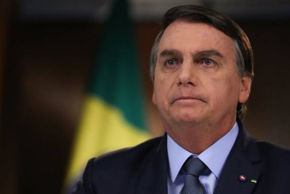 Ex-presidente se referiu a um estojo com caneta, anel, relógio, abotoaduras e terço, enviados por príncipe da Arábia Saudita; sobre as outras joias, voltou a negar que tivesse conhecimento