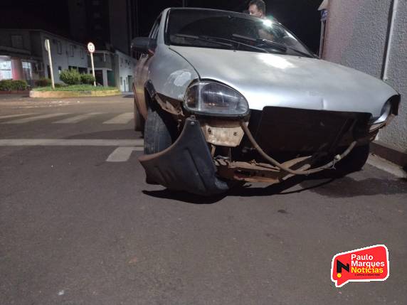 Homem fica ferido após bater veículo no canteiro de uma rótula em Três de Maio - foto 4
