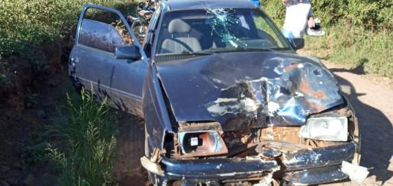 Motociclista fica ferido em acidente no interior de Três Passos
Colisão entre moto e carro aconteceu por volta das 17 horas.