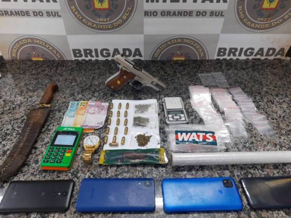 Brigada Militar/7ºRPMon/CRPO Missões, prende indivíduo por tráfico de drogas e posse irregular de arma durante operação Choque e Ordem