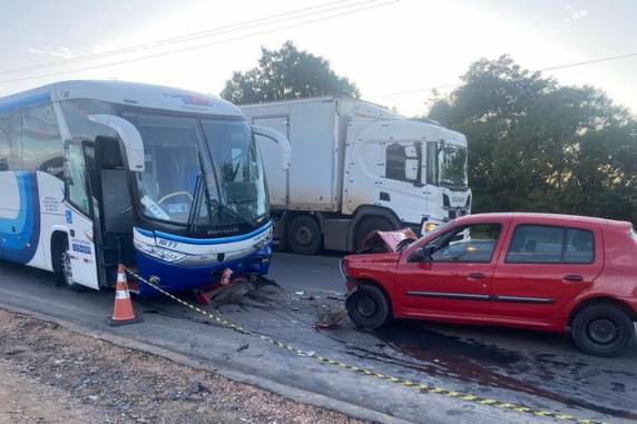 Acidente aconteceu por volta das 6h desta quarta-feira, no km 37 da rodovia