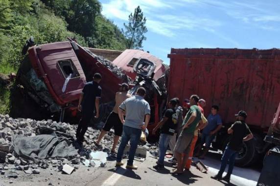 Condutor do veículo com placas de Sobradinho tinha 23 anos e morreu no local; motorista da carreta emplacada em Osório tinha 32, foi encaminhado a hospital, mas não resistiu
