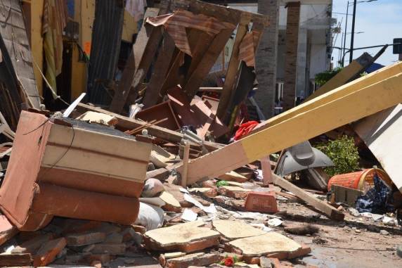Terremoto de magnitude 6,5 deixa 14 mortos no Equador - foto 3