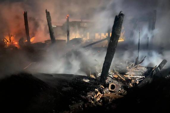 Incêndio atinge madeireira às margens da BR-386, em Montenegro - foto 3
