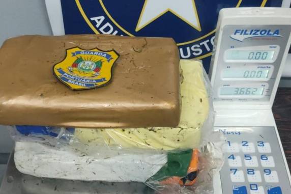 Droga estava às margens de um local de armazenagem de mercadorias que serão exportadas