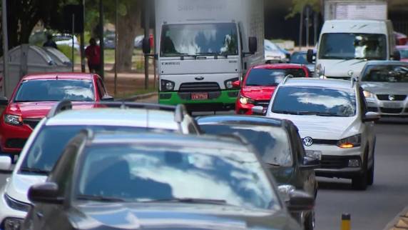 Conforme governo do estado, adiantamento do tributo pode representar uma redução de até 22,4%. Motoristas que optaram pelo parcelamento precisam ficar atentos ao vencimento da terceira cota.
