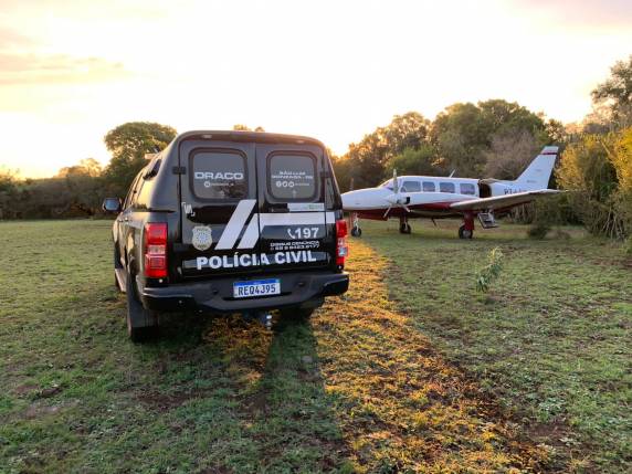 Polícia Civil apreende avião, caminhão e agrotóxicos em fazenda no município de Bossoroca - foto 2