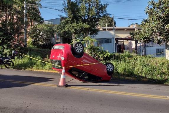 Acidente ocorreu pouco antes das 7h30min desta sexta-feira (31)