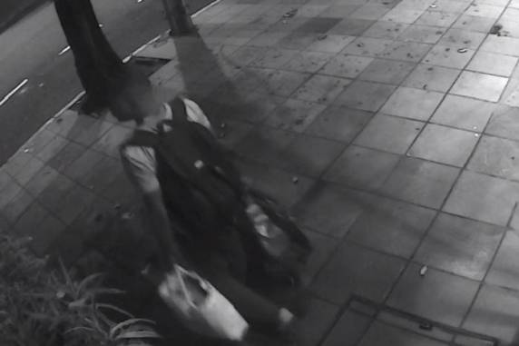 Criminoso invadiu celular da vítima, fez transferências bancárias e ainda levou objetos pessoais da casa; exames mostraram que foi utilizada mistura de duas substâncias em alta dosagem