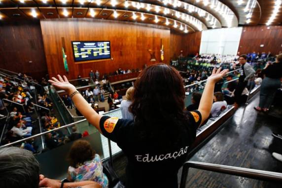 Texto enviado pelo governo de Eduardo Leite foi apreciado na Assembleia Legislativa nesta terça-feira