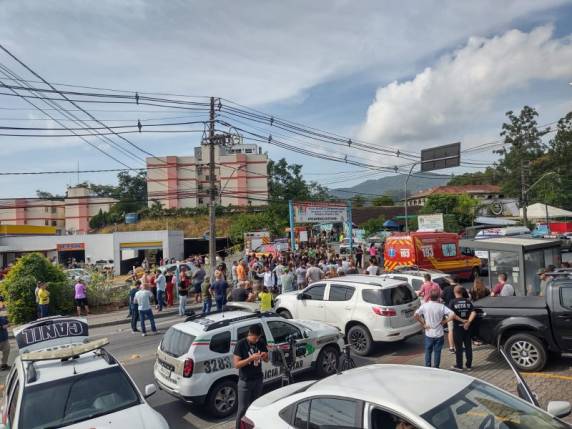 Empresário foi um dos primeiros a chegar na creche CEI Cantinho Bom Pastor e viu crianças pedindo socorro "com as mãozinhas"