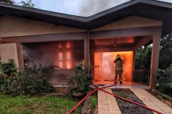 Casa é destruída por incêndio em Serafina Corrêa neste sábado - foto 3
