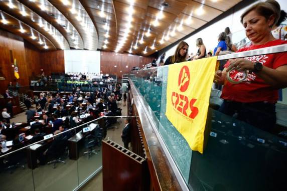 Votações das duas pautas pela Assembleia Legislativa ocorreram no dia 4 de abril