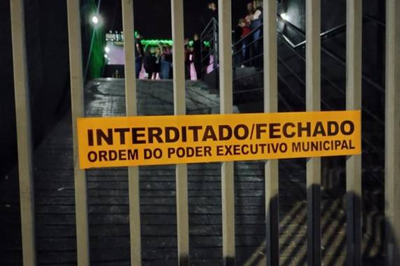 Entre as irregularidades, estão problemas no alvará e ausência de saída de emergência